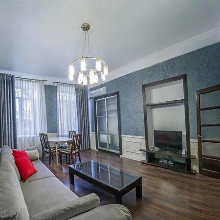Paradis Odessa Apartments エクステリア 写真