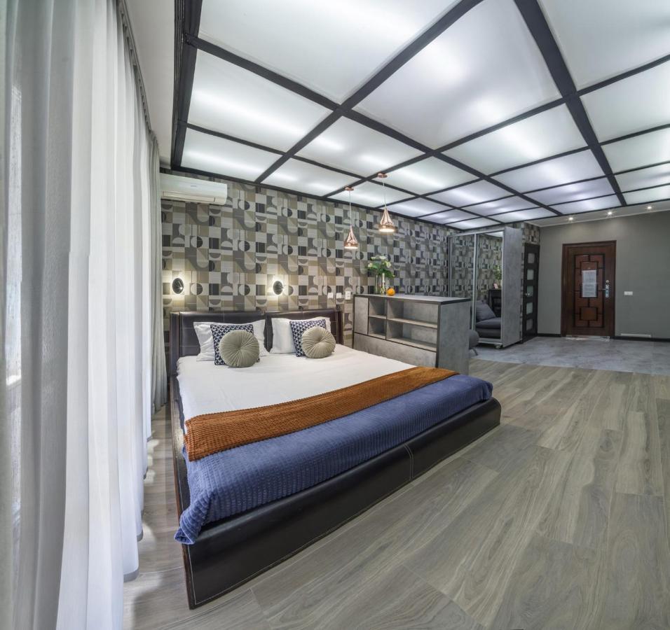 Paradis Odessa Apartments エクステリア 写真