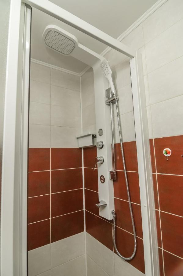 Paradis Odessa Apartments エクステリア 写真