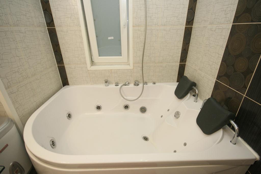 Paradis Odessa Apartments エクステリア 写真