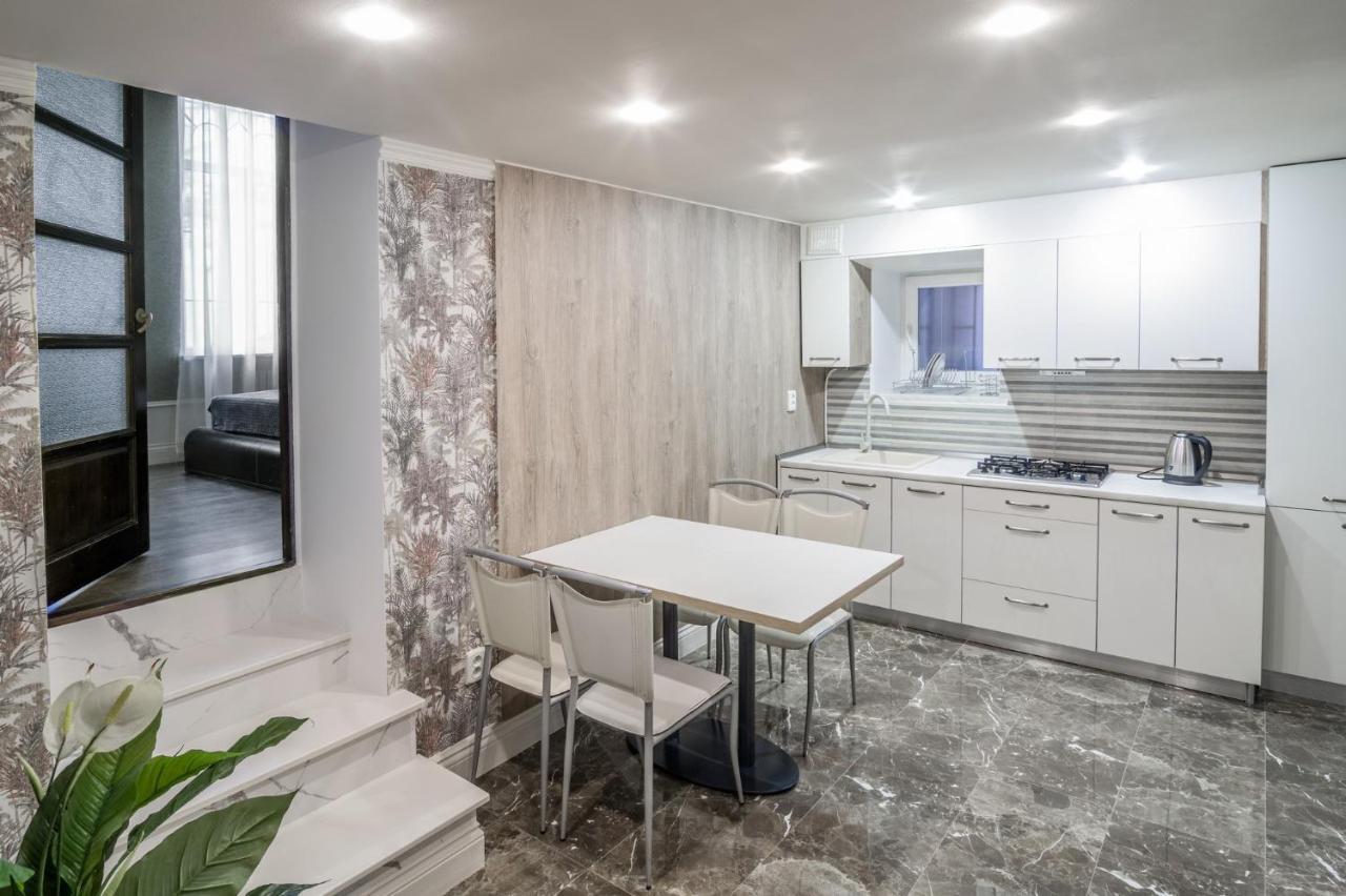 Paradis Odessa Apartments エクステリア 写真